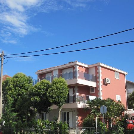 Apartments Delfin Тиват Екстериор снимка