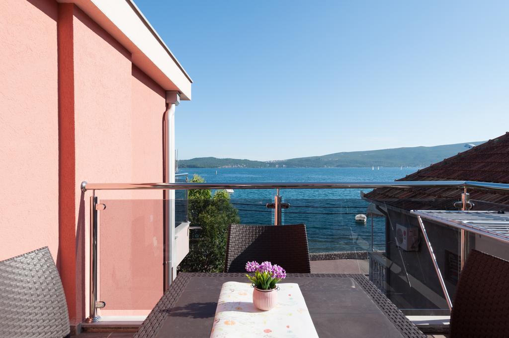 Apartments Delfin Тиват Екстериор снимка