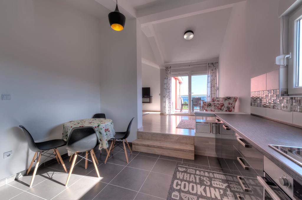 Apartments Delfin Тиват Екстериор снимка