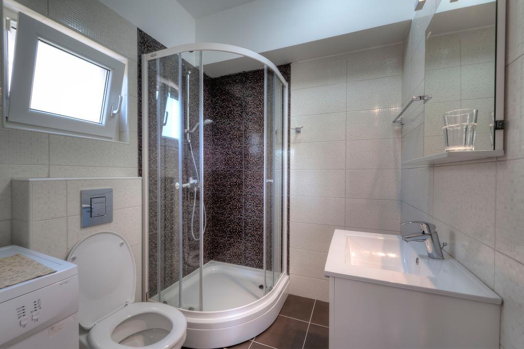 Apartments Delfin Тиват Екстериор снимка