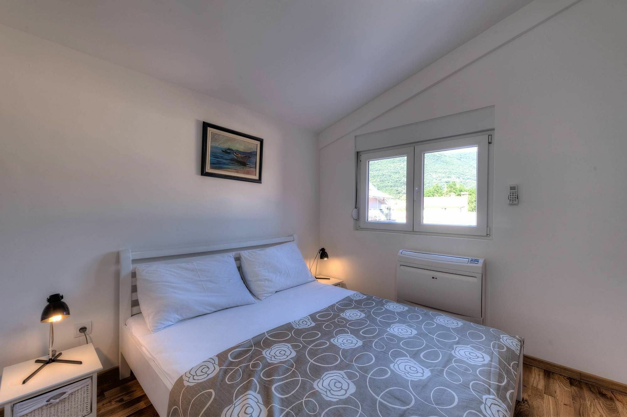 Apartments Delfin Тиват Екстериор снимка